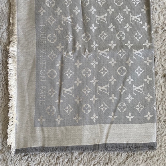 Louis Vuitton | Monogram Denim Shawl NWOT - Picture 4 of 5